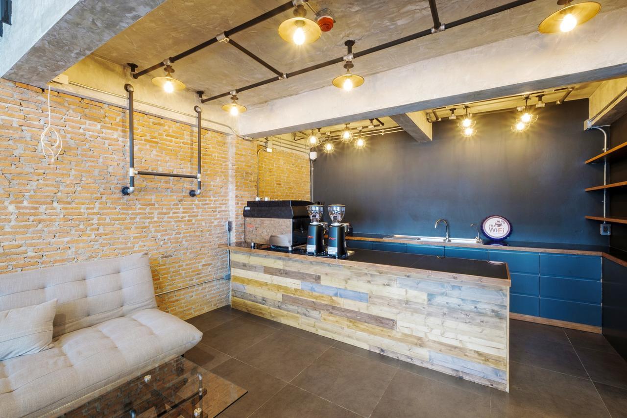 Zen Rooms Zleepmotion Банкок Екстериор снимка