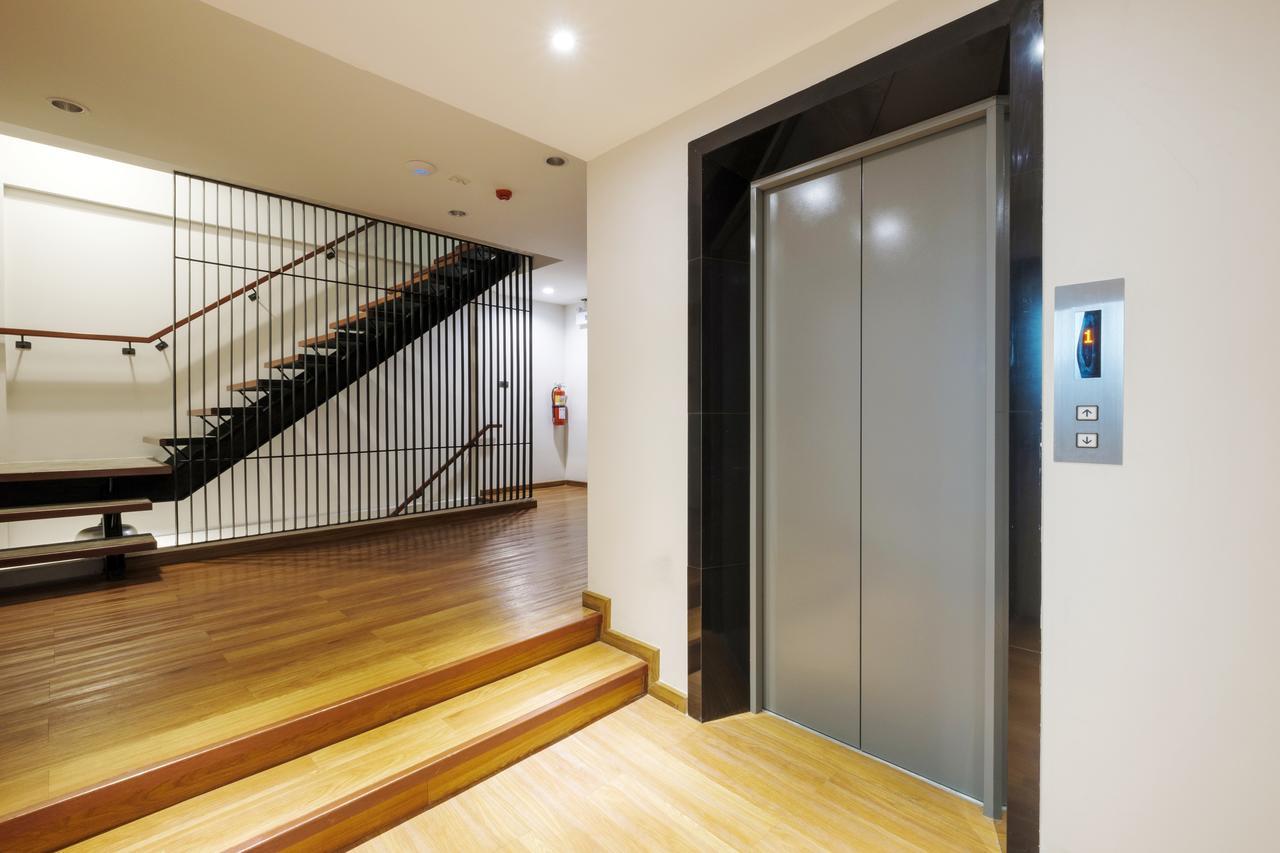 Zen Rooms Zleepmotion Банкок Екстериор снимка
